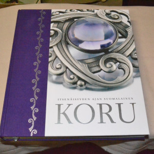 Itsenäisyyden ajan suomalainen koru